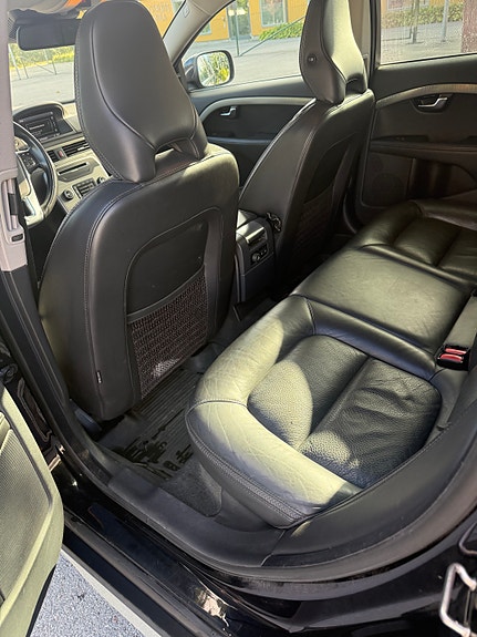 Volvo XC70 6 of 9