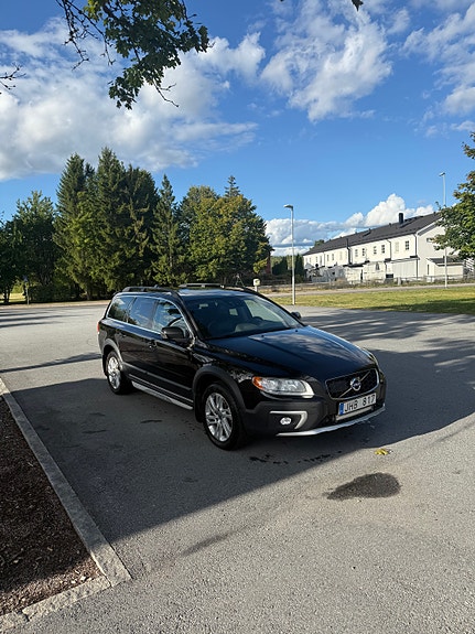 Volvo XC70 3 of 9