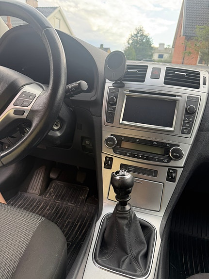 Toyota Avensis 4 of 5