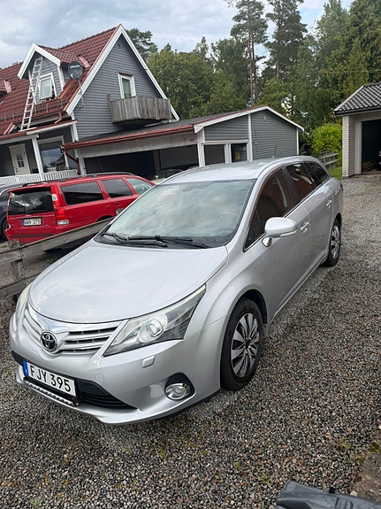 Toyota Avensis 3 of 5
