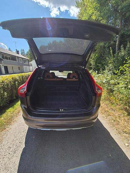 Volvo XC60 5 of 13
