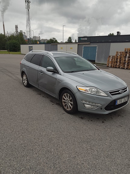 Ford Mondeo 2 of 7