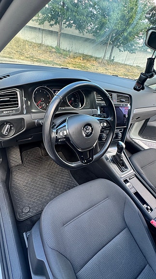 Volkswagen Golf VII 7 of 9
