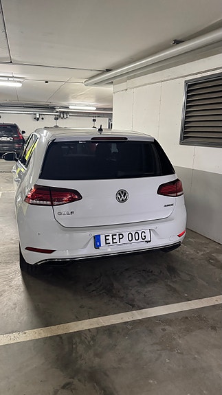 Volkswagen Golf VII 2 of 9