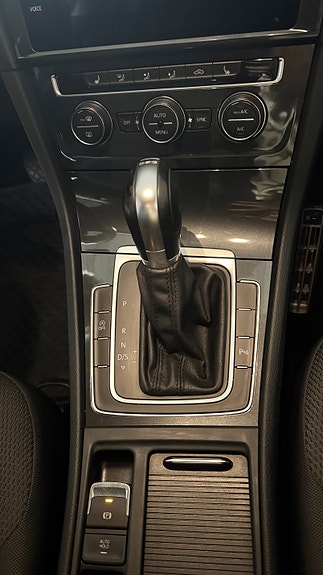 Volkswagen Golf VII 4 of 9
