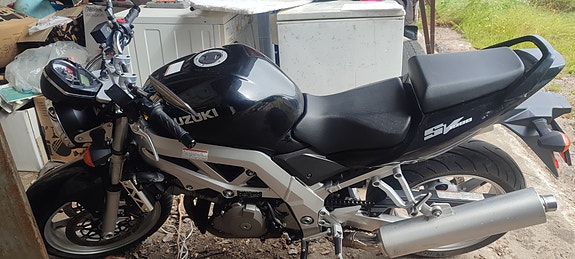Suzuki SV1000 6 of 6