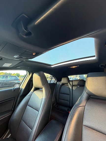 Mercedes-Benz A220 4 of 6