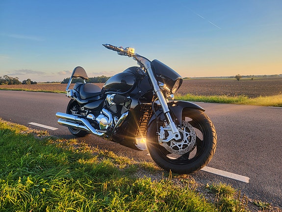 Suzuki VZR1800 Intruder 3 of 7