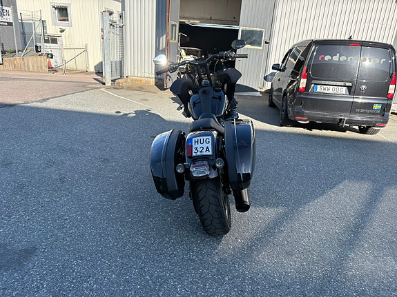 Harley-Davidson LOW RIDER ST 4 of 8
