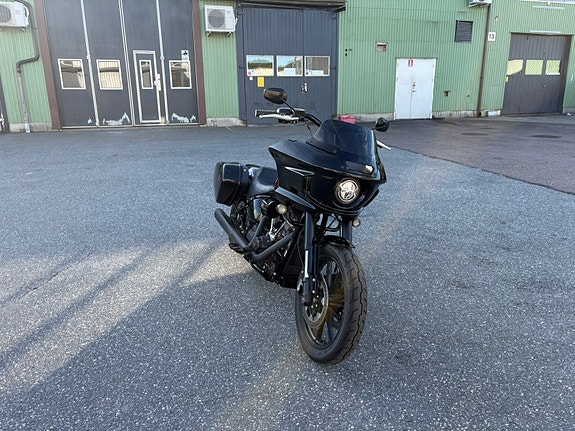Harley-Davidson LOW RIDER ST 2 of 8