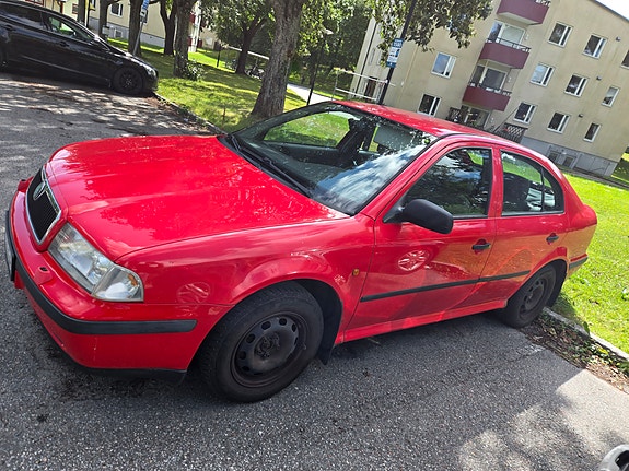 Skoda Octavia 2 of 4