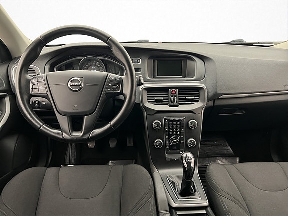 Volvo V40 13 of 25