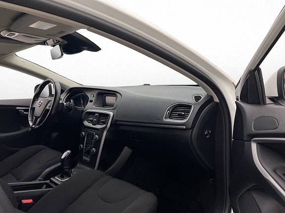Volvo V40 20 of 25