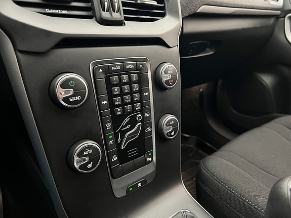 Volvo V40 18 of 25