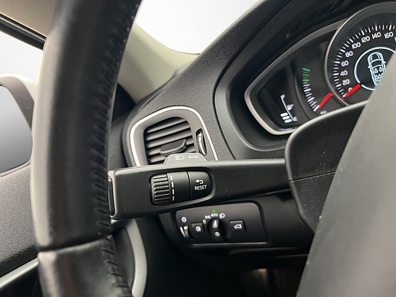 Volvo V40 22 of 25