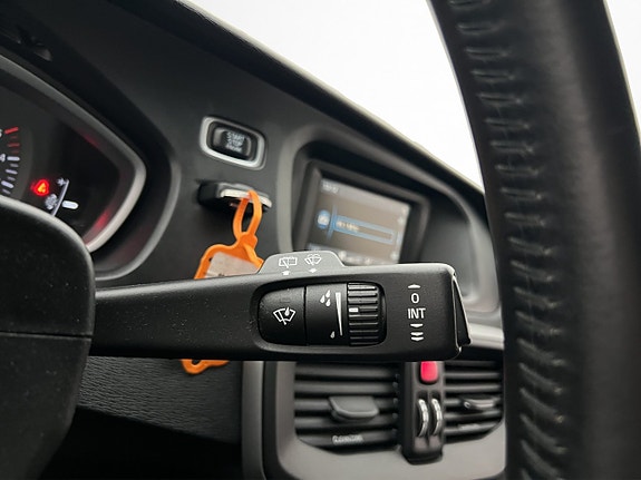 Volvo V40 25 of 25