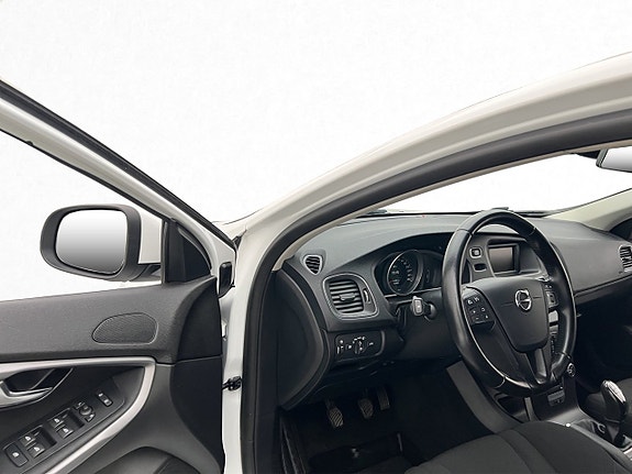 Volvo V40 11 of 25