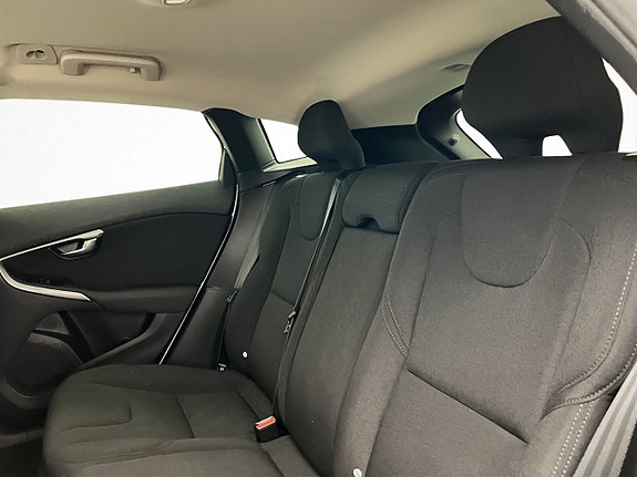 Volvo V40 21 of 25