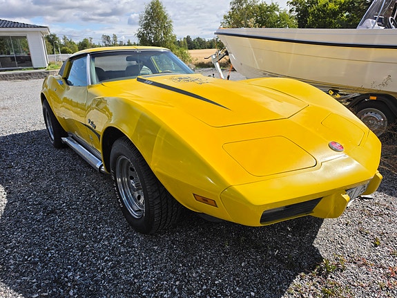 Chevrolet Corvette 3 of 3