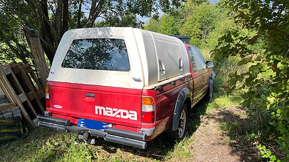 Mazda B2200 3 of 3
