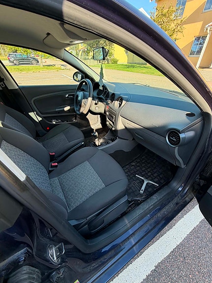 Seat Ibiza 3 of 7