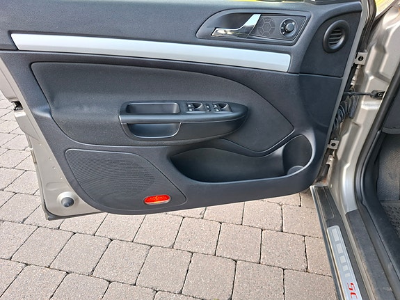 Skoda Octavia Scout 5 of 6