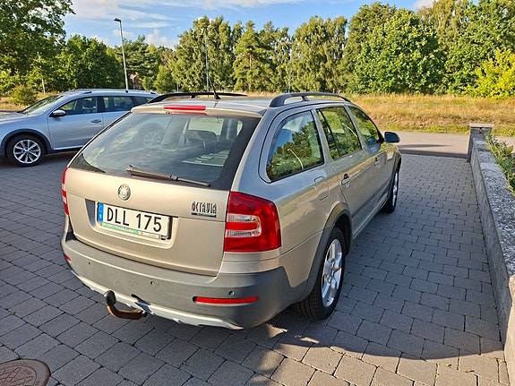 Skoda Octavia Scout 3 of 6