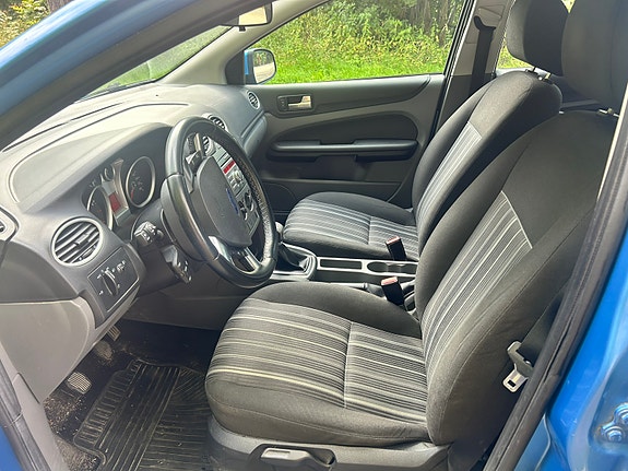Ford Focus 5 of 5