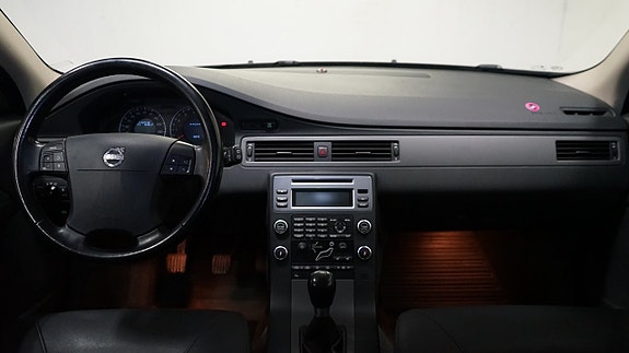 Volvo V70 12 of 15