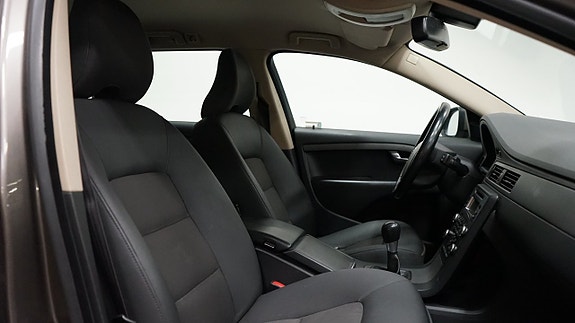 Volvo V70 8 of 15