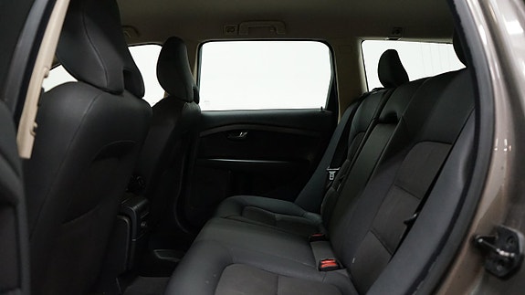 Volvo V70 10 of 15