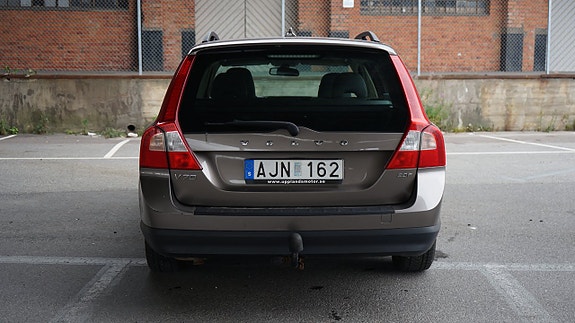 Volvo V70 6 of 15