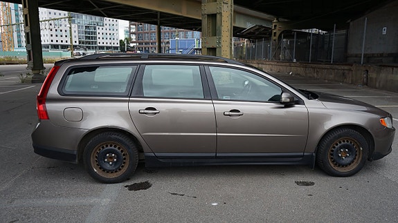 Volvo V70 4 of 15