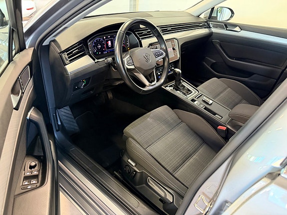 Volkswagen Passat 7 of 12