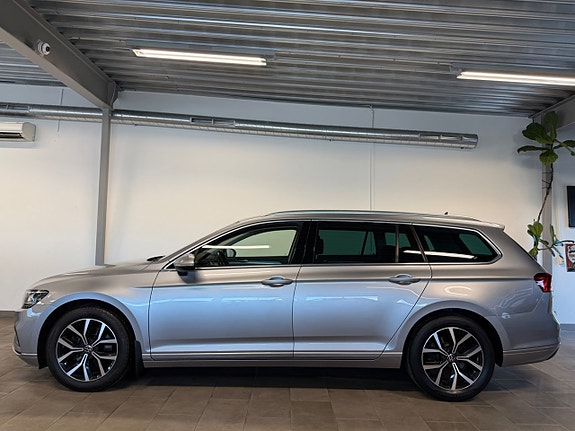 Volkswagen Passat 3 of 12