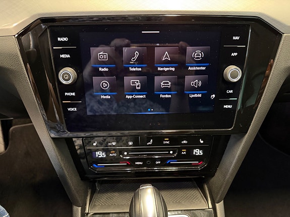 Volkswagen Passat 12 of 12
