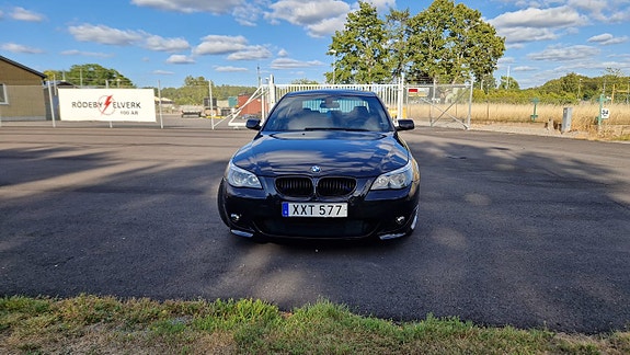 BMW 530i 2 of 9