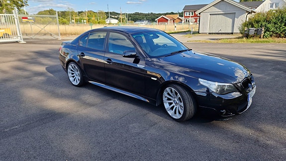 BMW 530i 3 of 9