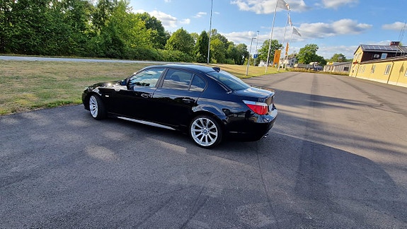 BMW 530i 4 of 9
