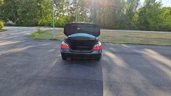 BMW 530i 9 of 9