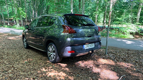 Peugeot 3008 2 of 9