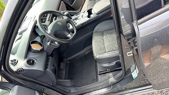 Peugeot 3008 5 of 9