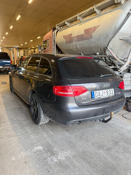 Audi A4 3 of 9