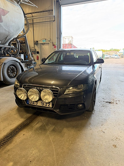 Audi A4 2 of 9