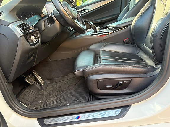 BMW 520d 4 of 16
