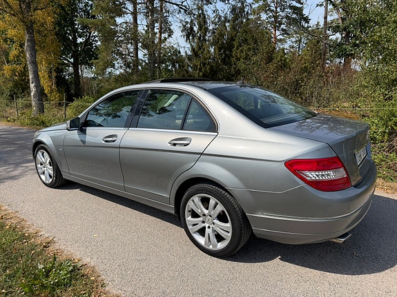 Mercedes-Benz C280 2 of 8