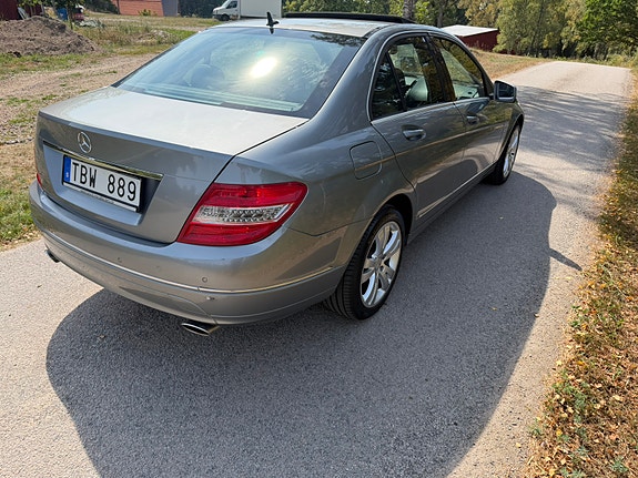Mercedes-Benz C280 3 of 8