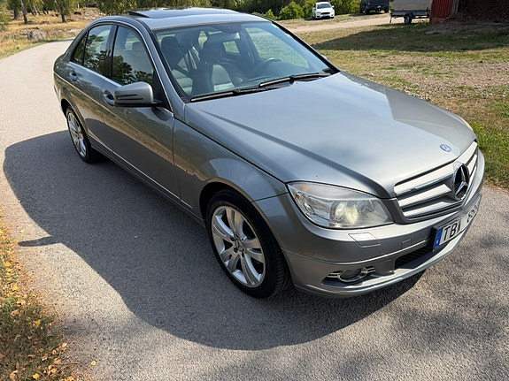Mercedes-Benz C280 4 of 8