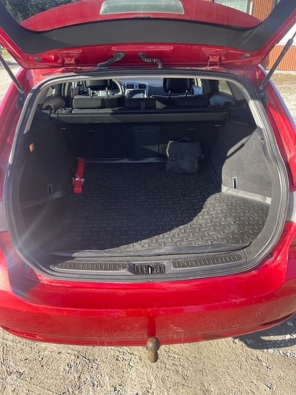 Toyota Avensis 4 of 6