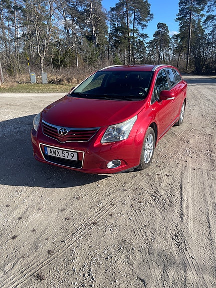 Toyota Avensis 2 of 6